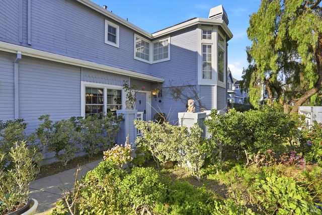 46 Mariners Cir, San Rafael, CA 94903