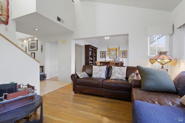 46 Mariners Cir, San Rafael, CA 94903