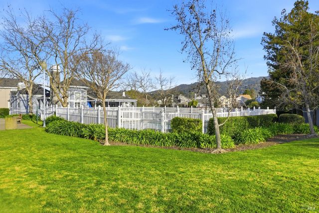 46 Mariners Cir, San Rafael, CA 94903