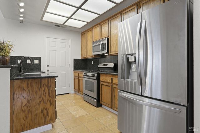 46 Mariners Cir, San Rafael, CA 94903