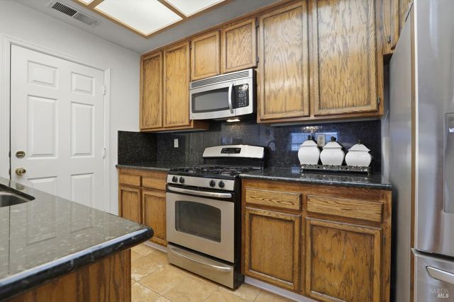 46 Mariners Cir, San Rafael, CA 94903