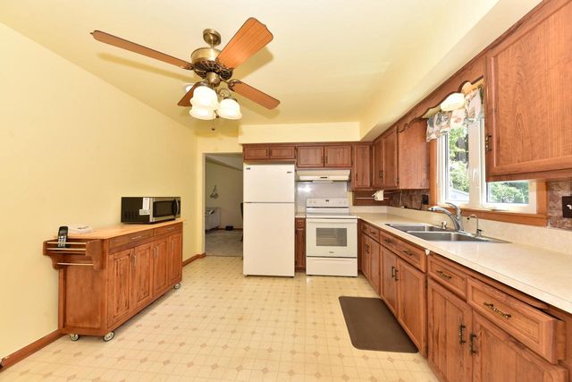 3540 Goetz DRIVE, Brookfield, WI 53005