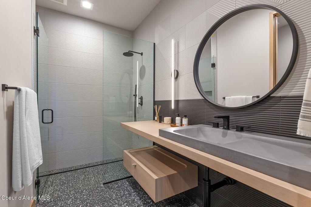 810 E Lakeside Ave, Coeur d'Alene, ID 83814 photo 32