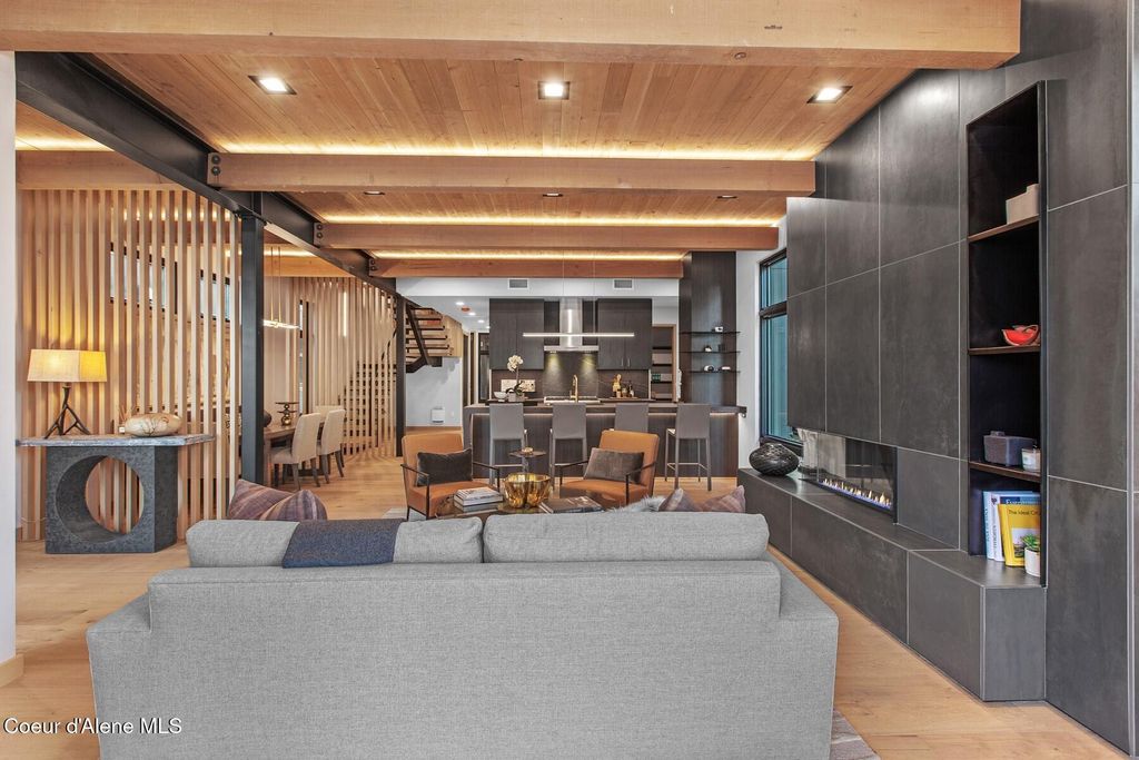 810 E Lakeside Ave, Coeur d'Alene, ID 83814 photo 4
