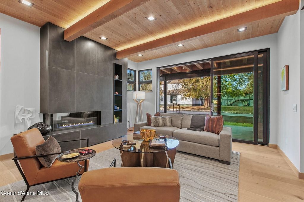 810 E Lakeside Ave, Coeur d'Alene, ID 83814 photo 5