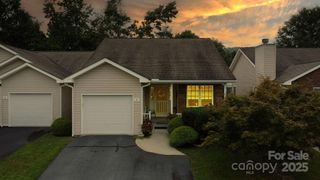 22 S Woodridge View Court, Hendersonville, NC 28791