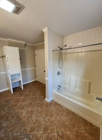 440 Deer Creek Rd, Linden, TN 37096