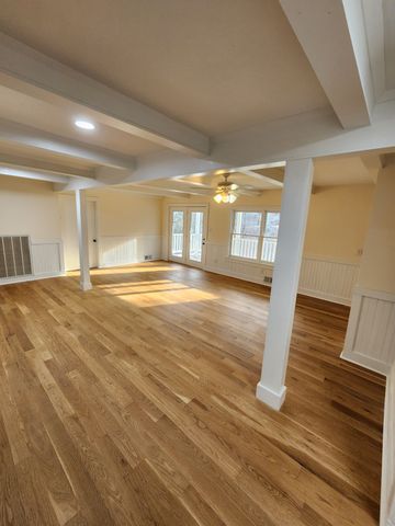 440 Deer Creek Rd, Linden, TN 37096