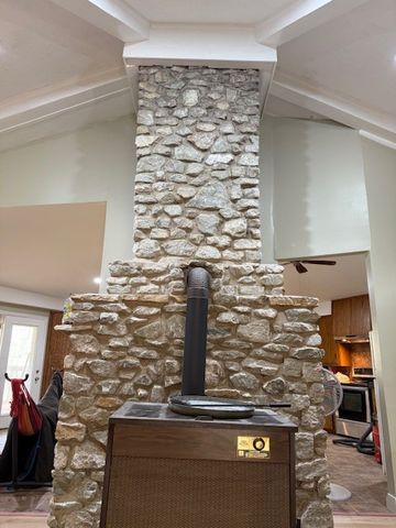 440 Deer Creek Rd, Linden, TN 37096