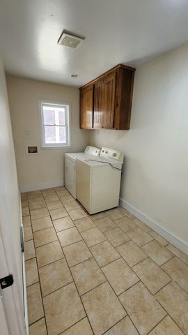 440 Deer Creek Rd, Linden, TN 37096