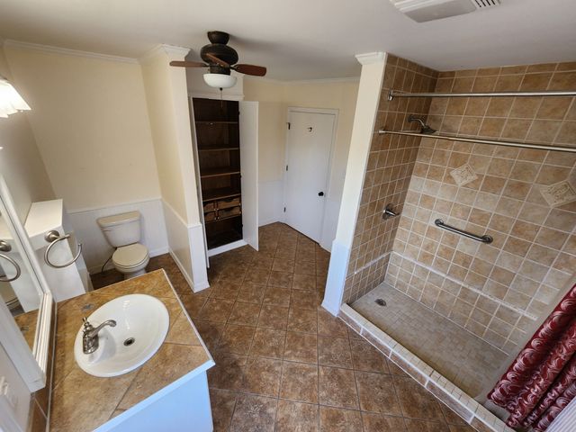 440 Deer Creek Rd, Linden, TN 37096