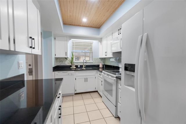 676 PARK CIRCLE, Bradenton, FL 34207