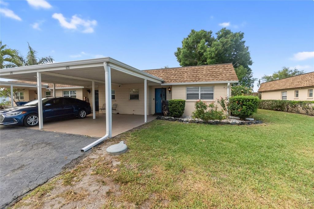 676 PARK CIRCLE, Bradenton, FL 34207
