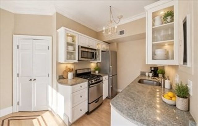 53 Garden 4, Boston, MA 02114