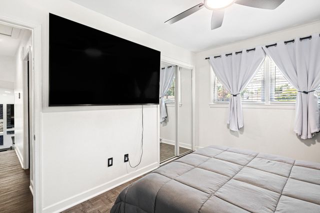 305 CECELIA DR, Blackwood, NJ 08012