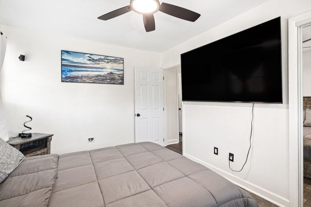 305 CECELIA DR, Blackwood, NJ 08012