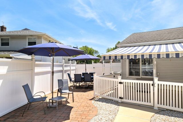 305 CECELIA DR, Blackwood, NJ 08012