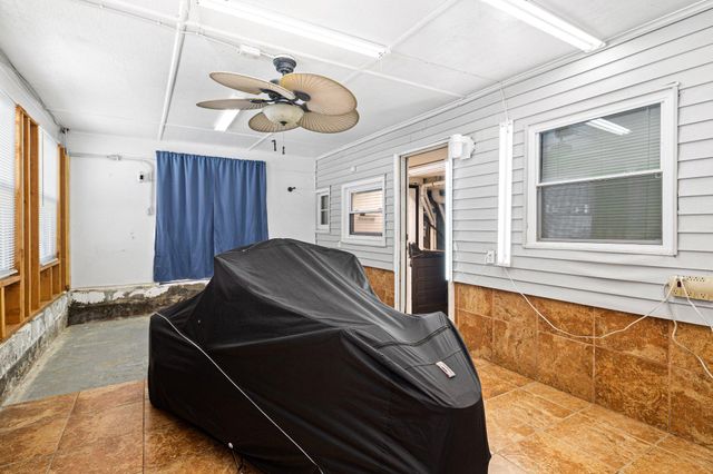305 CECELIA DR, Blackwood, NJ 08012