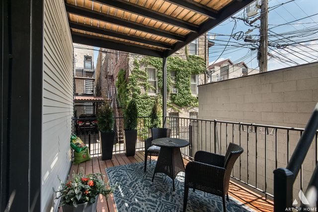 911 N Campbell Avenue 1, Chicago, IL 60622