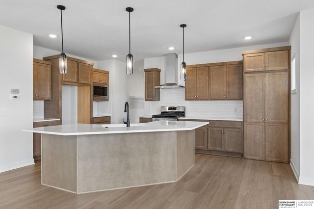6125 S 215 Circle, Elkhorn, NE 68022