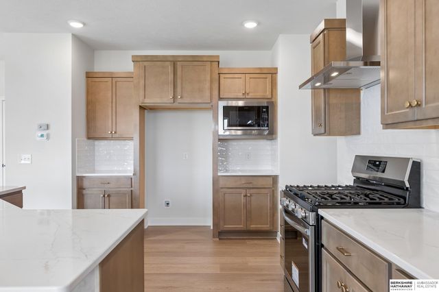 6125 S 215 Circle, Elkhorn, NE 68022