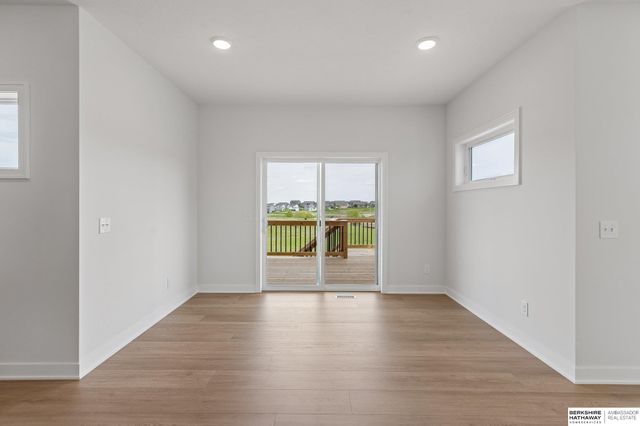 6125 S 215 Circle, Elkhorn, NE 68022