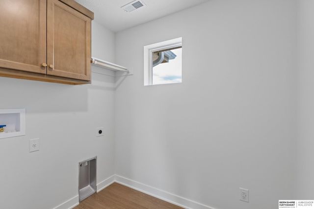 6125 S 215 Circle, Elkhorn, NE 68022