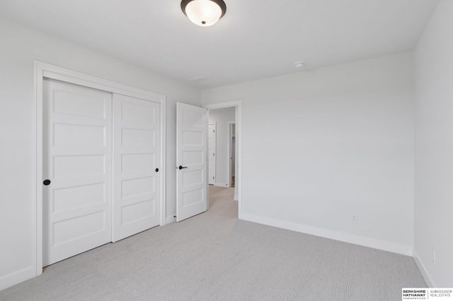 6125 S 215 Circle, Elkhorn, NE 68022