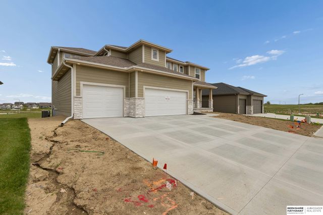 6125 S 215 Circle, Elkhorn, NE 68022