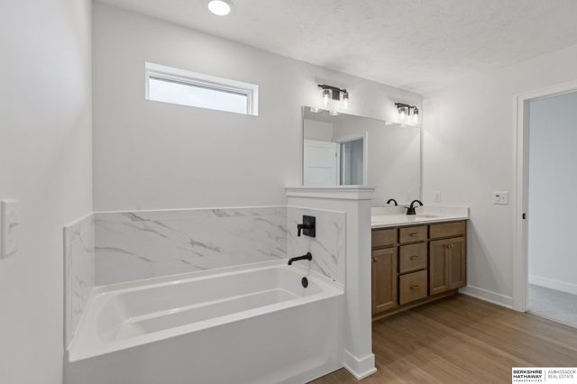 6125 S 215 Circle, Elkhorn, NE 68022