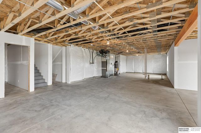 6125 S 215 Circle, Elkhorn, NE 68022