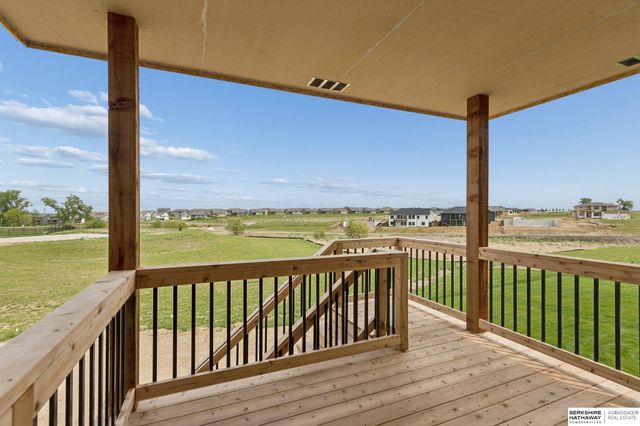 6125 S 215 Circle, Elkhorn, NE 68022