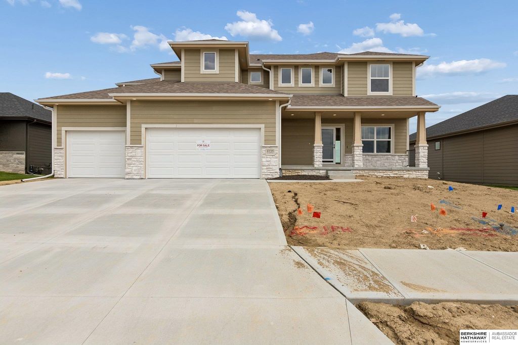 6125 S 215 Circle, Elkhorn, NE 68022