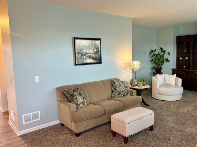 5076 151st Street W, Apple Valley, MN 55124