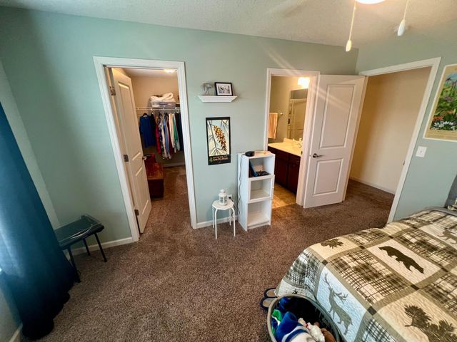 5076 151st Street W, Apple Valley, MN 55124