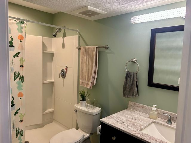 5076 151st Street W, Apple Valley, MN 55124