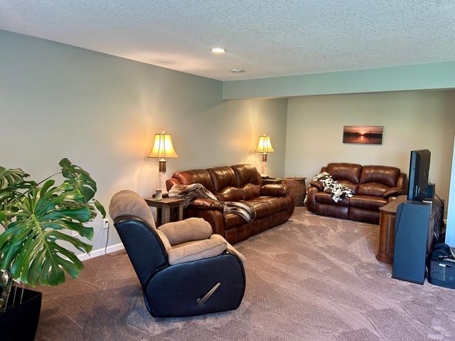 5076 151st Street W, Apple Valley, MN 55124