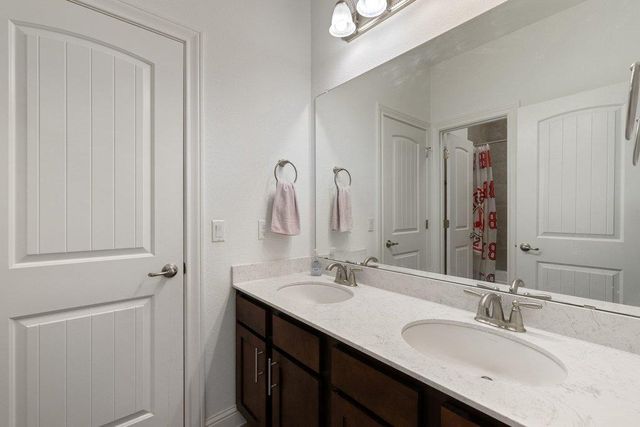 11613 Lake Stone DR 70, Austin, TX 78738