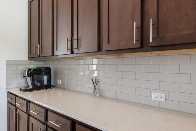 11613 Lake Stone DR 70, Austin, TX 78738