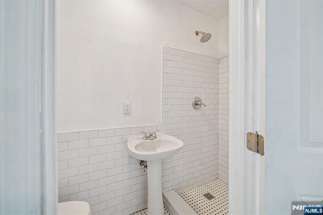 255 Westminster Place, Lodi, NJ 07644