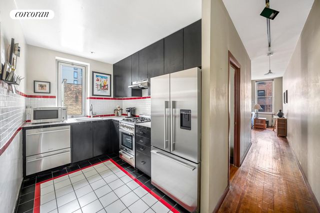 324 E 50th St Apt 6C, New York City, NY 10022