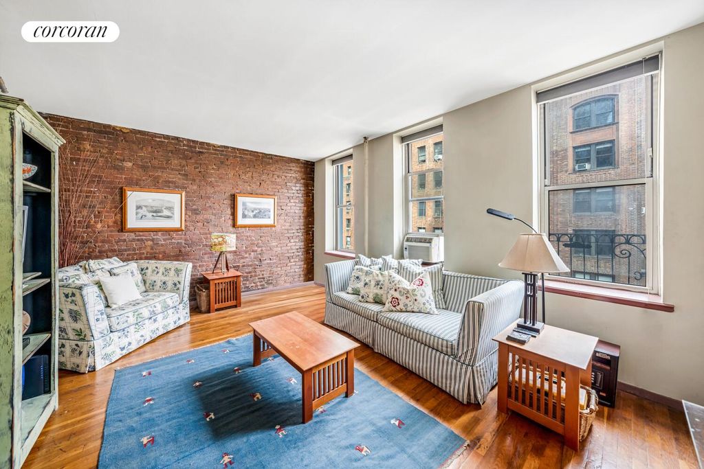 324 E 50th St Apt 6C, New York City, NY 10022