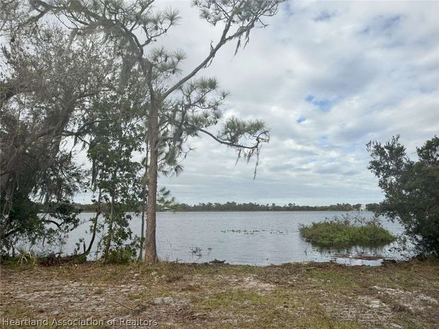 4060 Camp Shore Drive, Sebring, FL 33875