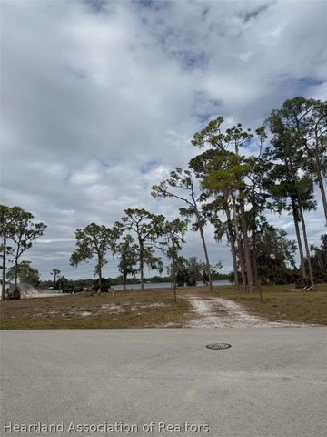 4060 Camp Shore Drive, Sebring, FL 33875