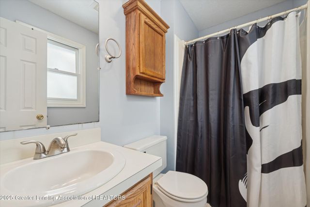 5125 E Clark Road, Bath, MI 48808