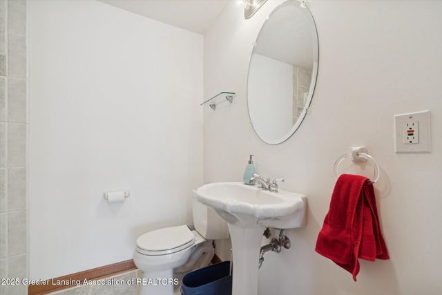 5125 E Clark Road, Bath, MI 48808