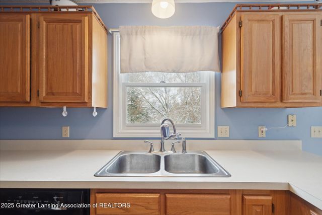 5125 E Clark Road, Bath, MI 48808