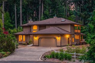 5201 SW 318th Court, Federal Way, WA 98023