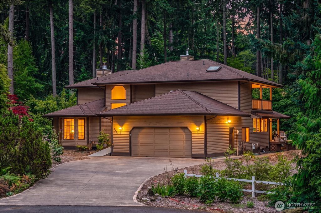 5201 SW 318th Court, Federal Way, WA 98023