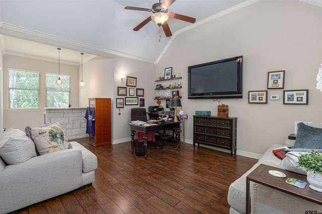 1604 CIMMARRON TRL, Tyler, TX 75703